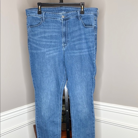 Old Navy Straight Leg Light Blue Denim Jeans Size 16 - Picture 1 of 6